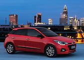 Menší i20 využívá ve variantě za 299 990 Kč litrový turbomotor (74 kW) a uhání až 188 km/hod