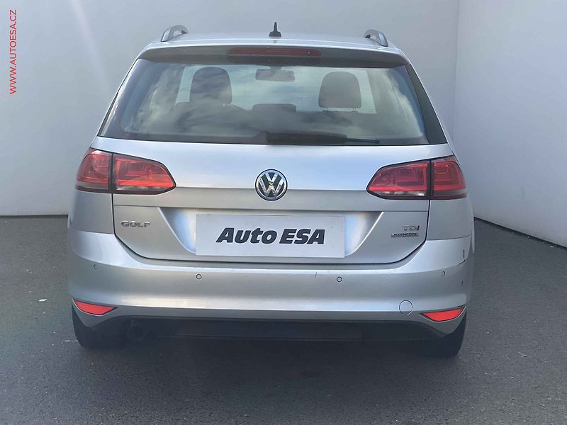 Volkswagen Golf (2014) 1.6TDi, AC, park.čidla - fotka 5 z 18