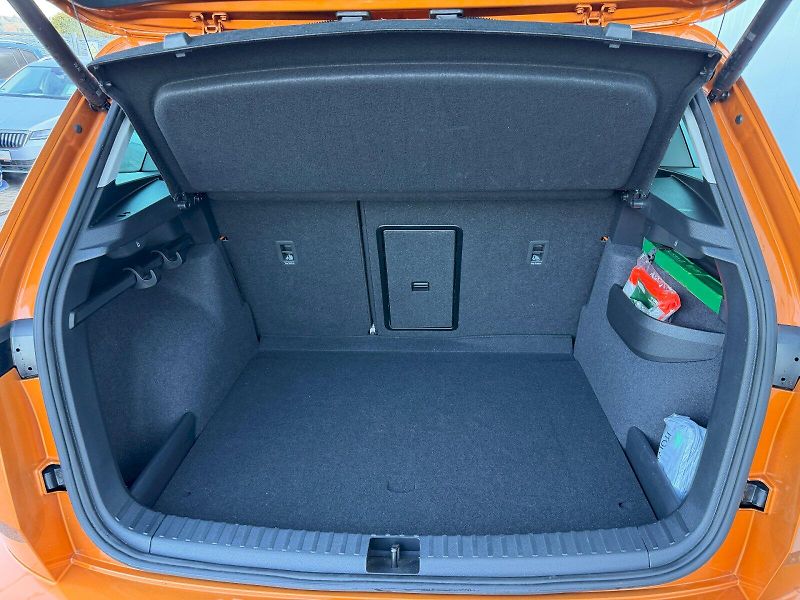 Škoda Karoq (2025) 1.5 TSI 110kW Top Selection - fotka 33 z 35