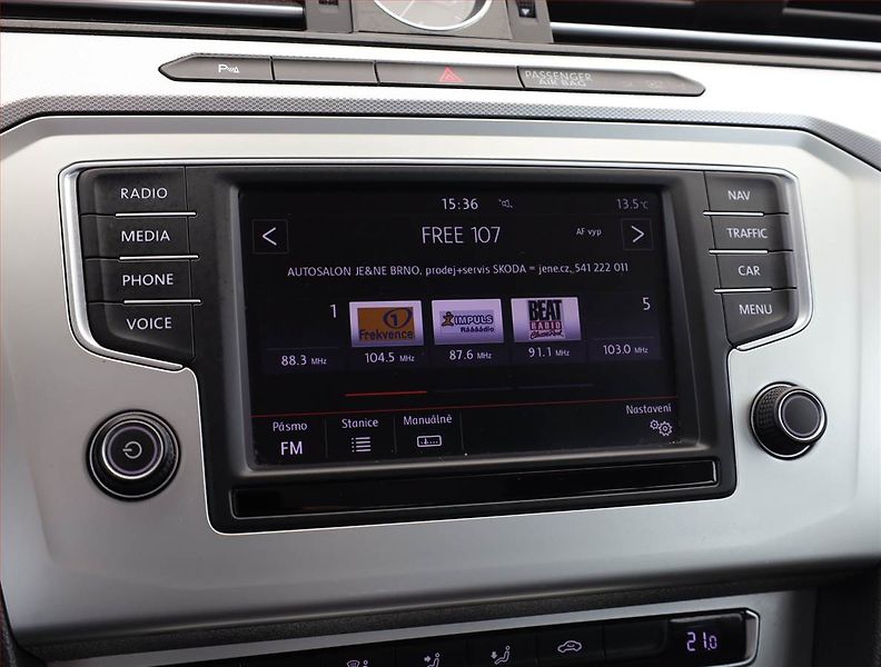Volkswagen Passat (2015) 2.0 TDI, Navi, Tempomat - fotka 14 z 18