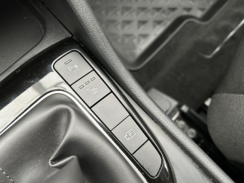 Hyundai Tucson 1.6 T-GDI SMART - fotka 30 z 37