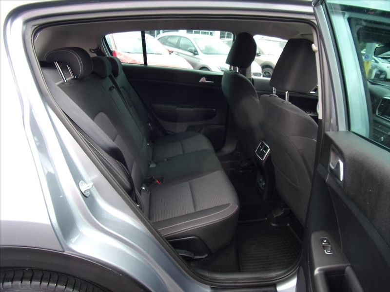 Kia Sportage 1,6 GDI Top 1maj. 97kW - fotka 13 z 34
