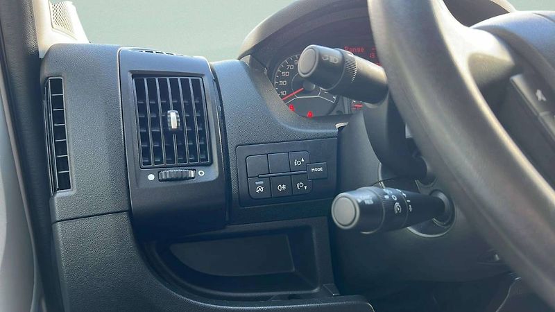 Opel Movano Van 2.2 CDTi 3300 L1H1 MT6 (88 - fotka 19 z 43
