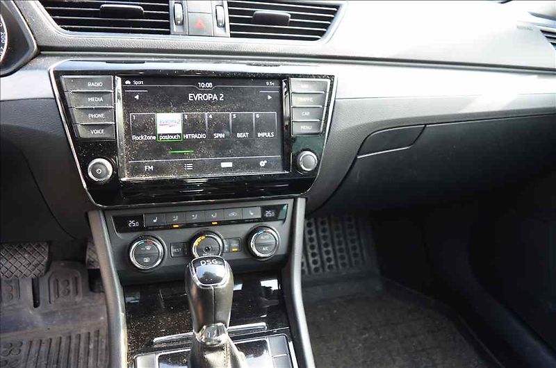 Škoda Superb (2016) III. 2,0 TDI DSG - fotka 13 z 20