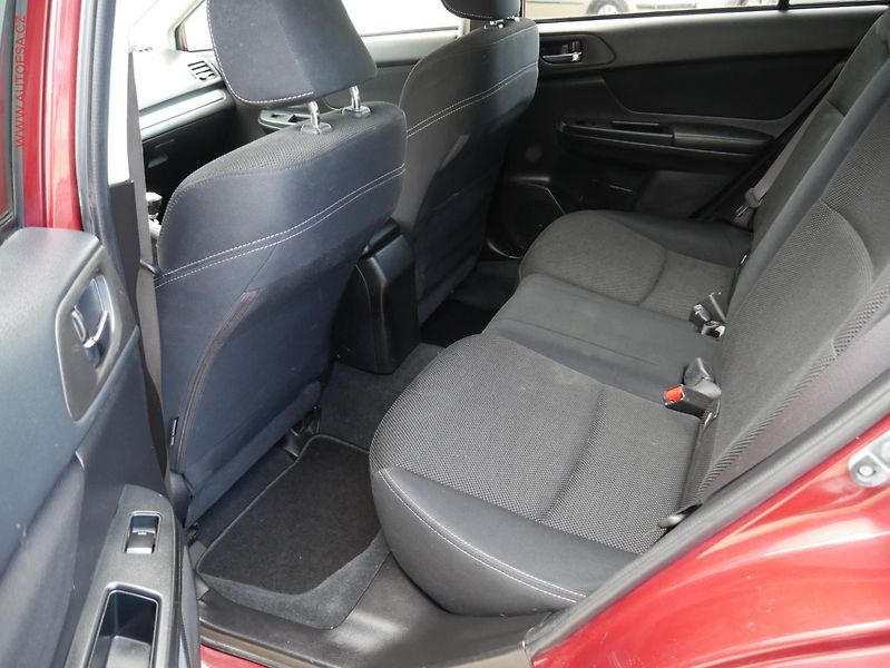 Subaru XV (2015) 2.0 i 4x4, Klima - fotka 10 z 18