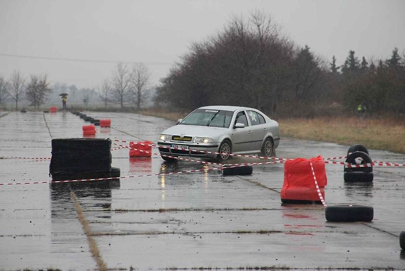 Rallyslalom 2024 Přerov na bochořském letišti.