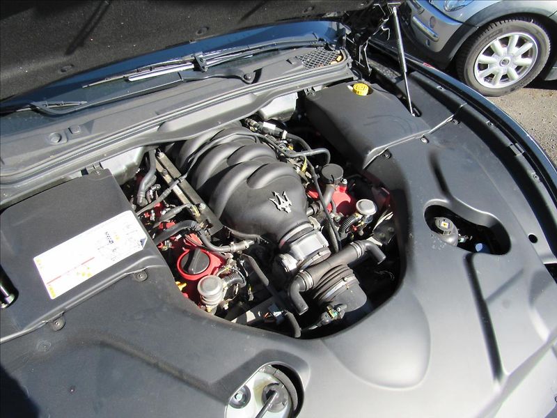 Maserati GranTurismo 4,7 V8 Sport - fotka 35 z 37