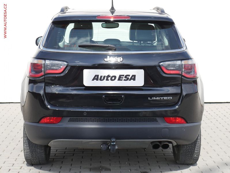 Jeep Compass (2019) 1.4 T, Limited, TZ, kůže - fotka 5 z 20
