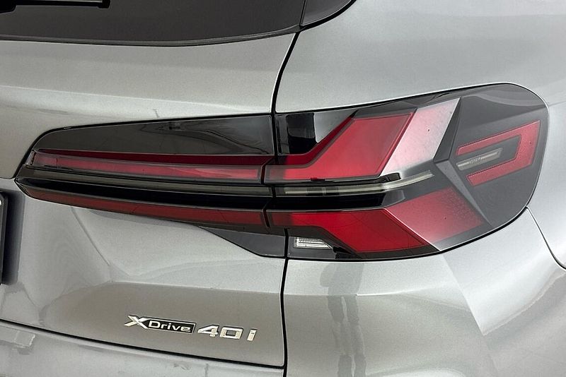 BMW X5 xDrive40i - fotka 5 z 28
