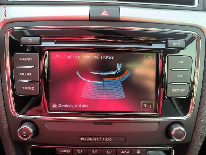 Škoda Superb (2015) 2.0 TDi, Bixenon, park.čidla - fotka 13 z 19