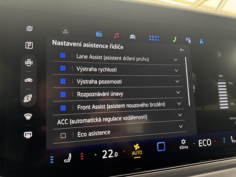 Volkswagen Touareg 3.0Tdi*1-MAJ*DPH*R-LINE*HUD* - fotka 35 z 47