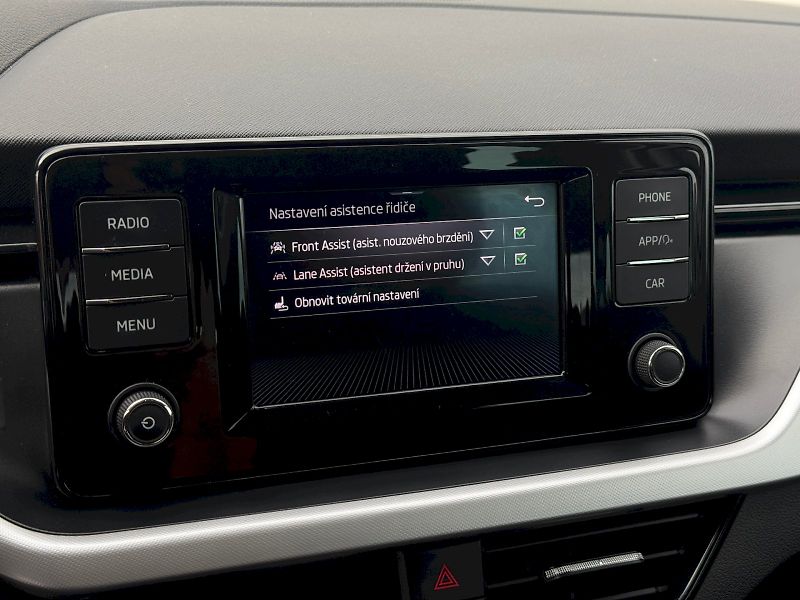 Škoda Scala (2021) 1.0 TSI 81 kW Ambition - fotka 17 z 20