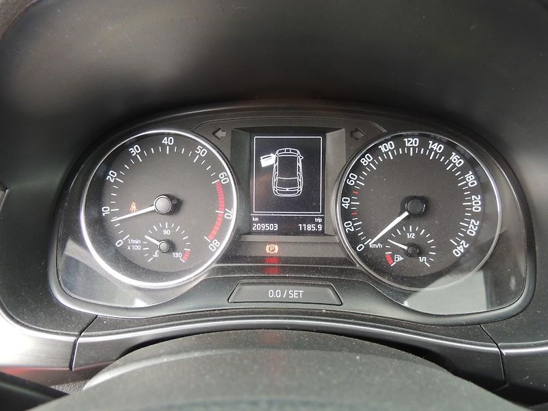 Škoda Fabia (2017) 1.2TSi,66kw,Style,ČR,1majitel - fotka 23 z 50