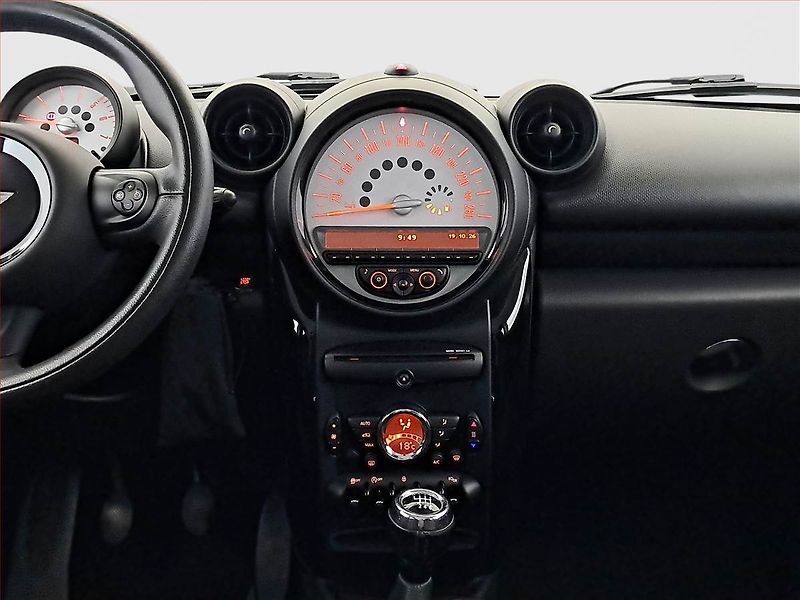 Mini Countryman (2014) Cooper D, Tempomat - fotka 12 z 19