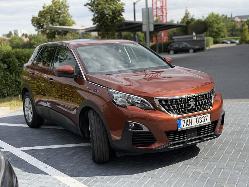Peugeot 3008 (2018) 1.6 PureTech 133 kW/tažné - fotka 6 z 22