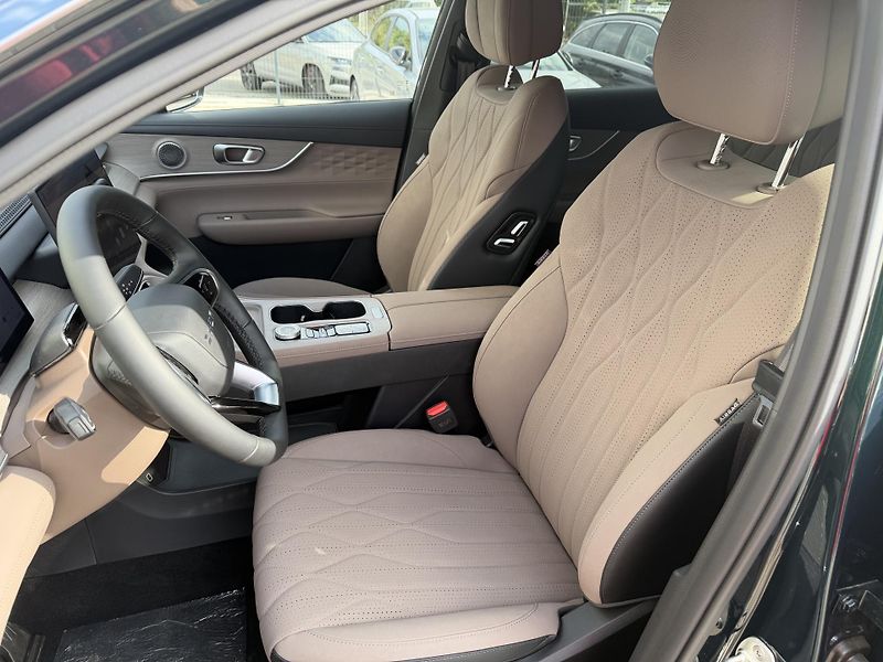 Chery Tiggo 8 PHEV (2026) - fotka 8 z 16
