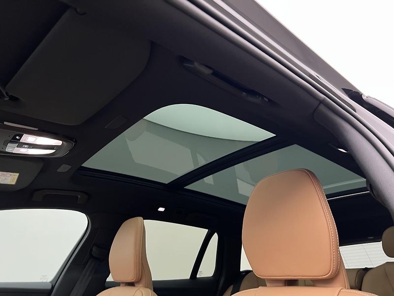 Volvo V60 (2026) B4 PLUS DARK AUT - fotka 28 z 47