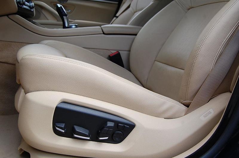 BMW Řada 5 (2014) 535d xDrive, 230 kW - fotka 33 z 48
