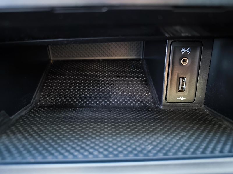 Volkswagen Golf 7 1,4TSI 90kW LED OSRAM 8xALU - fotka 64 z 82