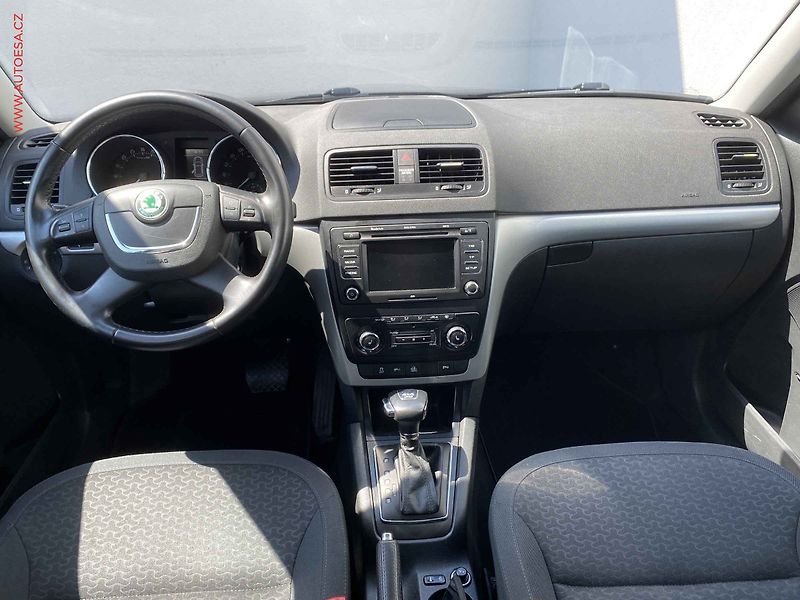Škoda Yeti (2012) 2.0 TDi, Elegance, DSG, TZ - fotka 8 z 17