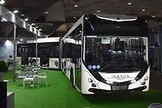 Obnovená značka Ikarus vystavovala také kloubový autobus.
