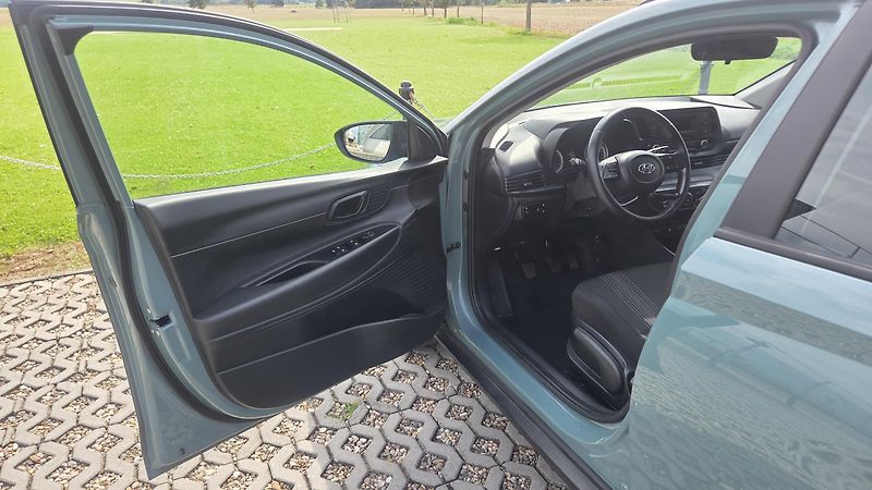 Hyundai Bayon (2023)  1.2i 62 kW ComfortClub CZ DPH - fotka 9 z 28