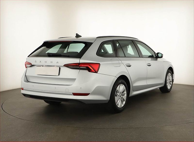 Škoda Octavia (2023) Ambition 2.0 TDI, ČR,1.maj - fotka 5 z 16