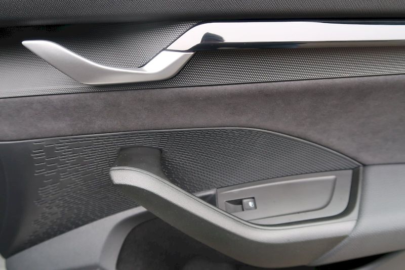 Škoda Octavia (2025) RS 2,0 TSi/195 kW DSG - fotka 17 z 32