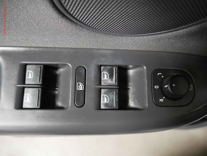 Volkswagen Golf Plus (2006) 1.9TDI, ČR, Xenon, AC - fotka 14 z 14