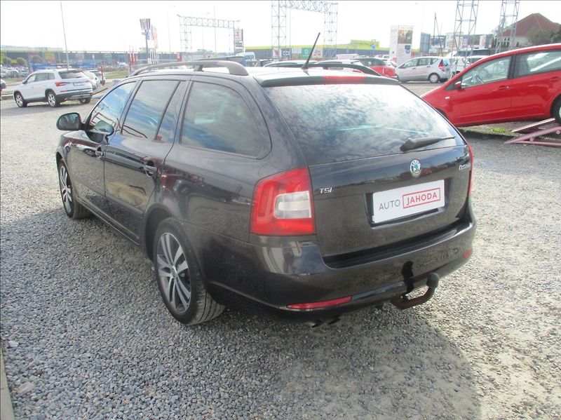 Škoda Octavia 1,4 TSI, serviska,tažné,1.maj, - fotka 8 z 32