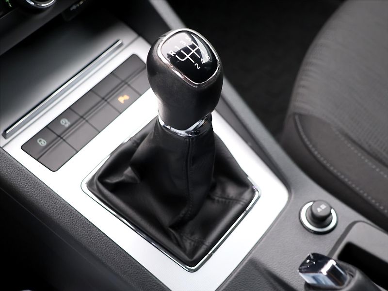 Škoda Octavia 2,0 TDI 110kW Style CZ - fotka 27 z 36