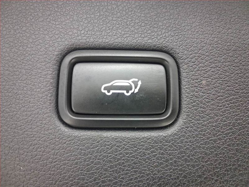Audi A4 (2013) Ambiente 2.0 TDI, Tempomat - fotka 16 z 16