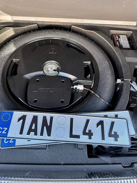 Audi Q3 (2018) S-LINE 2.0 TFSI 147KW PREMIUM+ - fotka 23 z 39