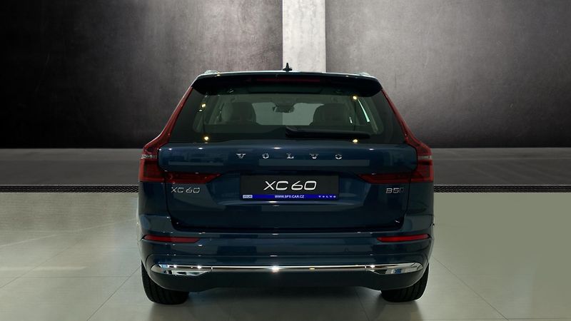 Volvo XC60 (2026) ULTRA BRIGHT, B5 AWD, 184+10 k - fotka 5 z 15