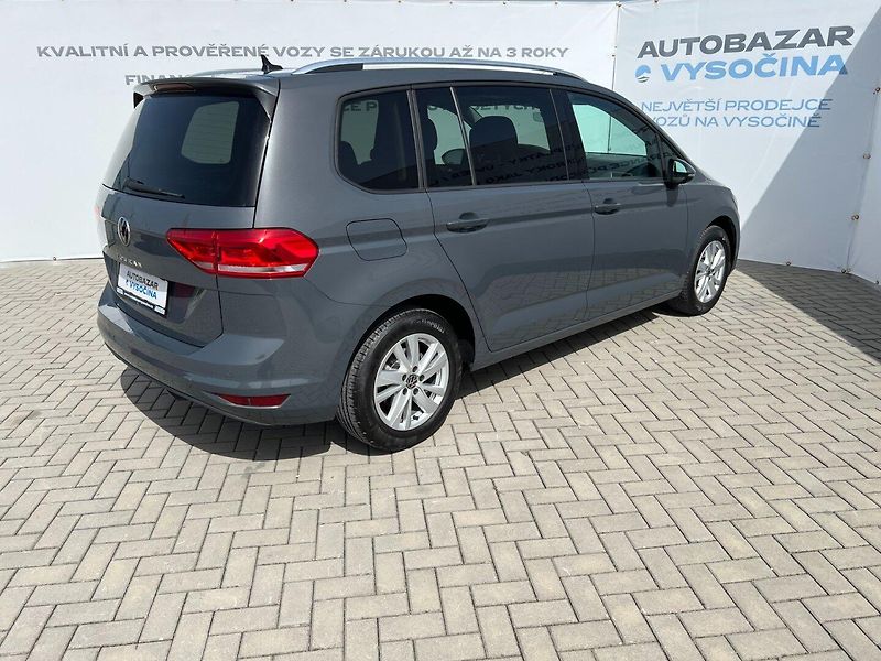 Volkswagen Touran (2023) 1.5TSi 110kW DSG! 7-míst! Navi - fotka 4 z 37