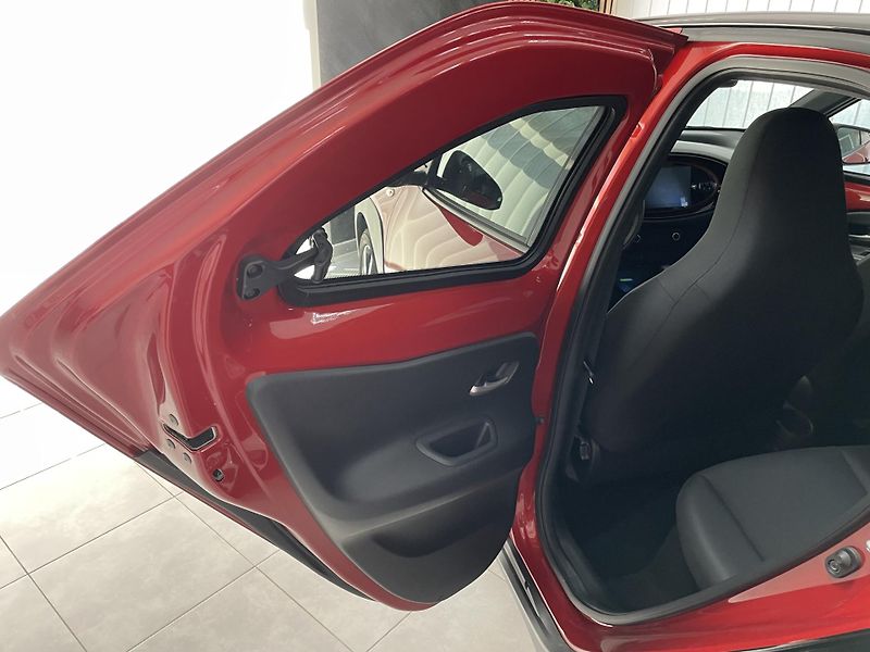 Toyota Aygo X AUTOMAT ČR REZERVACE  - fotka 16 z 27
