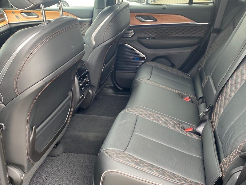 Jeep Grand Cherokee (2025) Summit Reserve 2,0(280kW)BA+EL - fotka 10 z 39