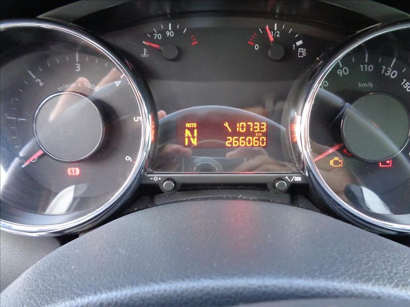 Peugeot 3008 1,6 HDI  Automat - fotka 24 z 25