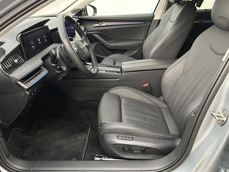 Škoda Superb 2.0 TDi L & K - fotka 22 z 30