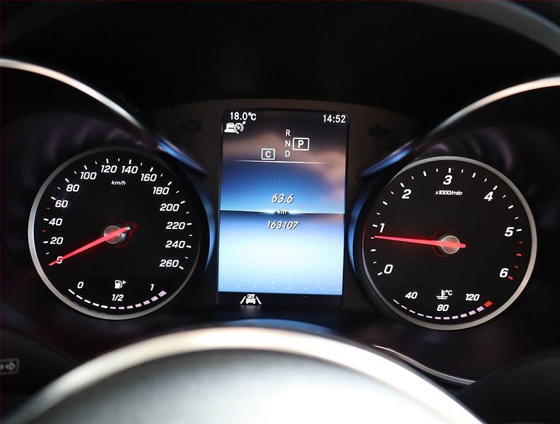Mercedes-Benz Třídy C (2019) C 220 d - fotka 11 z 22