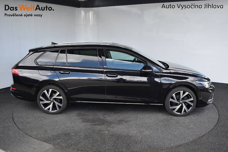 Volkswagen Golf Variant (2022) 1.5TSI 110kW Webasto,Matrix - fotka 8 z 27