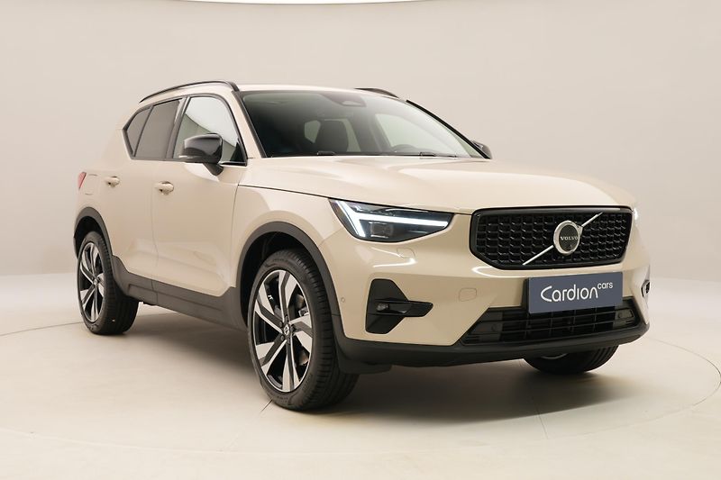 Volvo XC40 (2026) B3 AUT DARK ULTRA - fotka 14 z 66