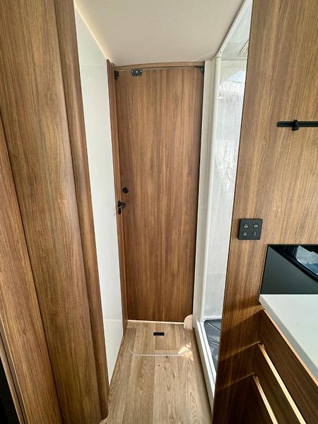 LeVoyageur (2025) 7.8GJL Eterna + BONUS - fotka 25 z 43