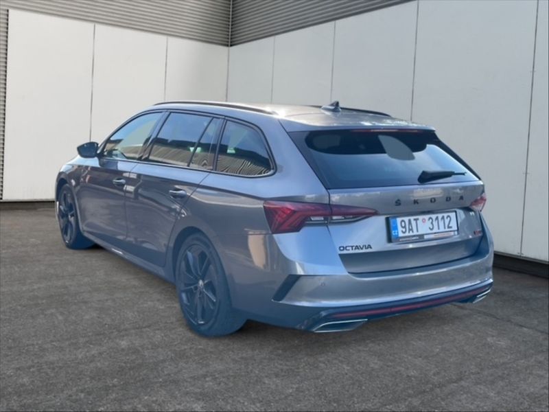 Škoda Octavia 2,0 TDI 147 RS 4x4 DSG - fotka 4 z 11
