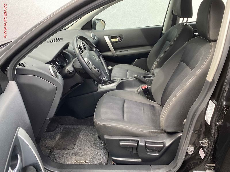 Nissan Qashqai (2011) 1.6i 4x2, Acenta - fotka 9 z 16