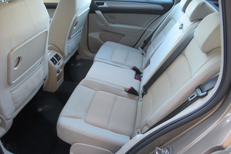 Volkswagen Golf Sportsvan 1.2 TSi DSG AUT.KLIMA SADA KOL - fotka 19 z 37