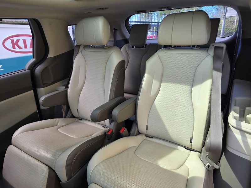 Kia Carnival 2.2-7míst-TOP VÝBAVA-2xLCD - fotka 27 z 28