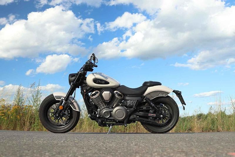 Benda Chinchilla 500 patří k motorkám, za kterými se na silnici zálibně otočíte.