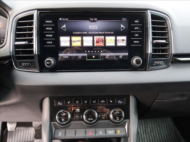 Škoda Karoq 2,0 TDi,1majČR,Style,Serv.,DPH - fotka 14 z 26