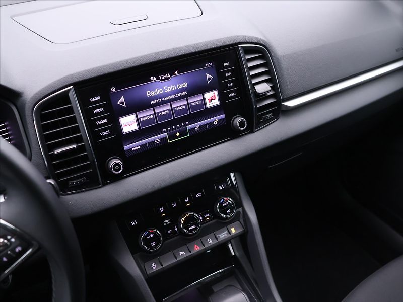 Škoda Karoq 2,0 TDI DSG DPH Ambition - fotka 25 z 38